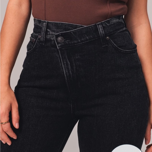 Abercrombie BLACK 90s Ultra High Rise Straight Jeans, Size 26. Cross cross waist - Picture 1 of 8